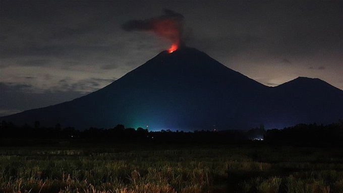 Ινδονησία: «Ξύπνησε» το ηφαίστειο Σεμερού